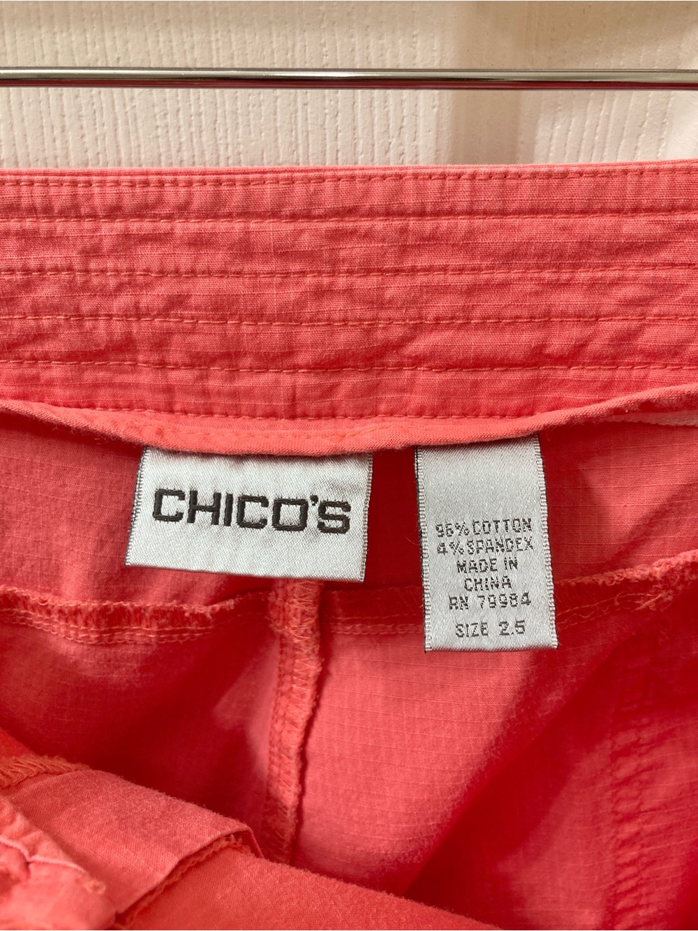 Chico’s 2.5 Pink High Waisted Straight Leg Capri Pants US 14 Utility Chic Casual - Picture 2 of 8